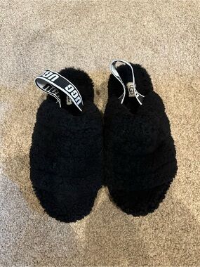 Black Ugg slippers sz 8